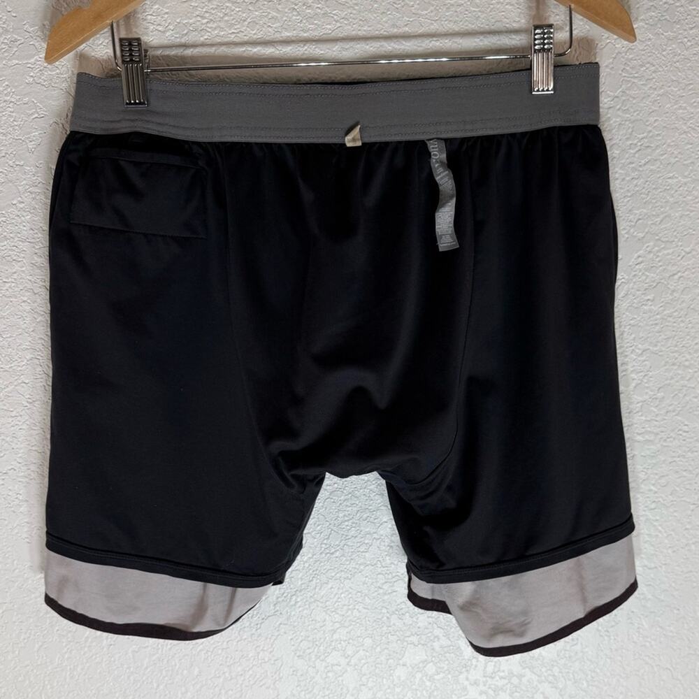 Vuori Athletic Lined Shorts Men’s Medium Activewear Athlesiure Active Casual - Picture 6 of 8